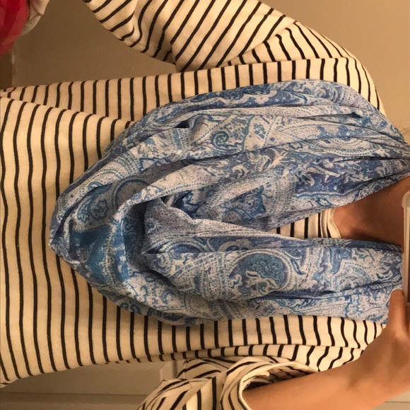 H&M Blue Paisley Infinity Scarf - Picture 2 of 4